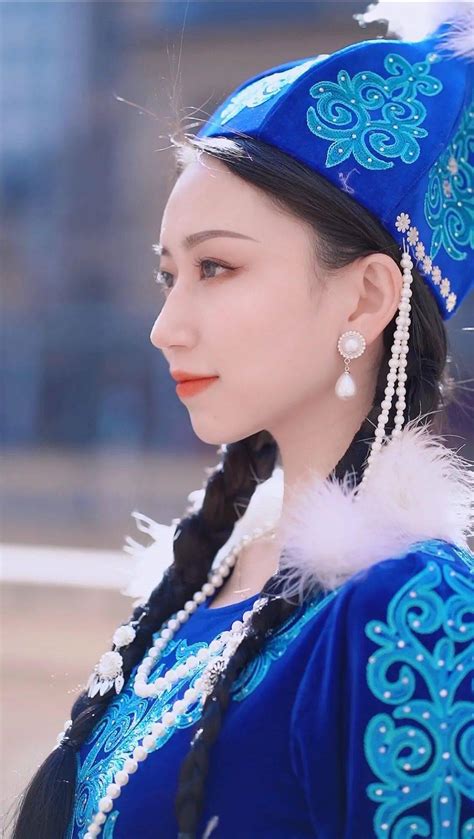 哈萨克族服饰文化解读 - 哔哩哔哩