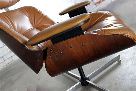 Mid-Century Modern Plycraft Eames-Style Lounge Chair and Ottoman at ...