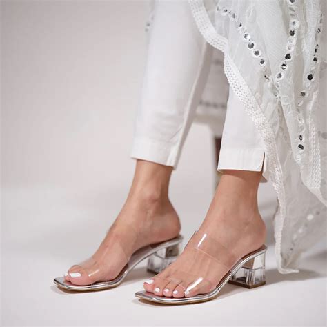 A Complete Guide to Different Types of Heels for Women