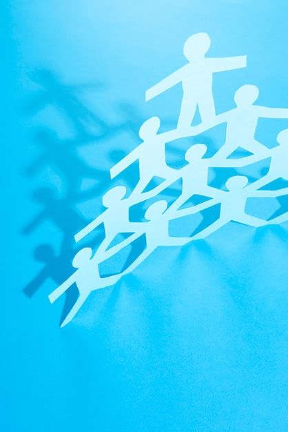 Colorful paper chains still life | Free Photo