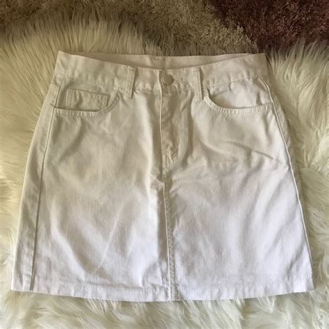 White denim skirt, Women's Fashion, Bottoms, Skirts on Carousell
