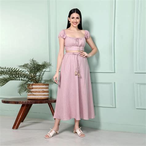 Resort Wear – Linen and Linens