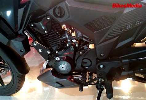 Honda X Blade Price, Images, Colours, Mileage, Specs & Reviews