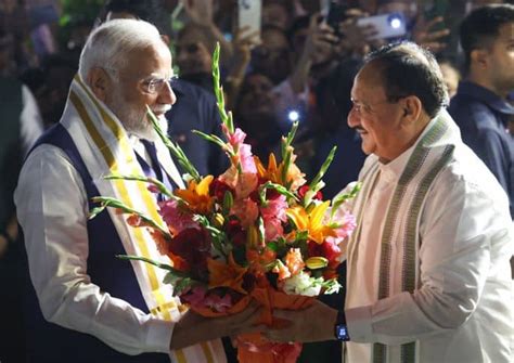 PM Modi addresses Party Karyakartas at BJP HQ after NDA win in 2024 Lok ...