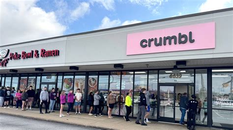 Crumbl opened May 2. See what the grand opening was like at 8 a.m.