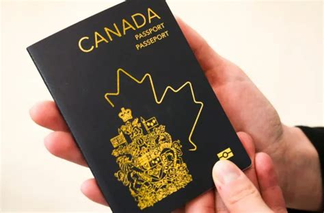 【组图】加拿大新版护照设计惊艳亮相，今秋将提供在线护照更新服务 | 星星生活