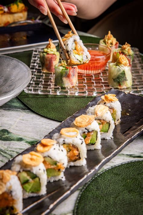 Crown Block Dallas - Restaurants - Dallas, TX