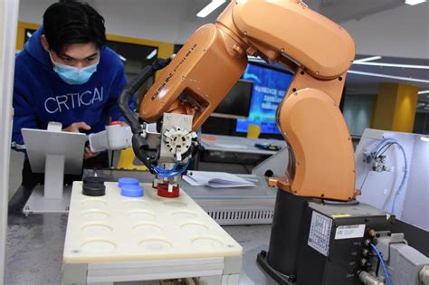 【学生榜样】2019级工业机器人1班赖澄光 ——学习是一场同台竞技-机器人学院