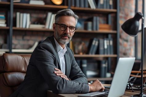 Businessman in Office Portrait 的图像结果