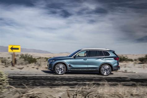See the 2024 BMW X5 50e Running from 0-200 km/h