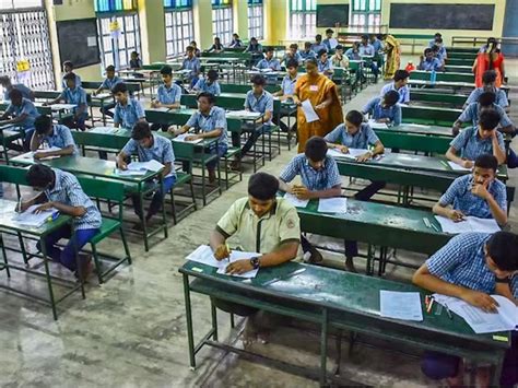 CBSE Class 11, 12 छात्रों के लिए बड़ी खबर, बोर्ड ने परीक्षा फाॅर्मेंट ...