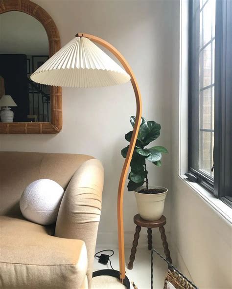 Caprani Floor Lamp – Vakkerlight