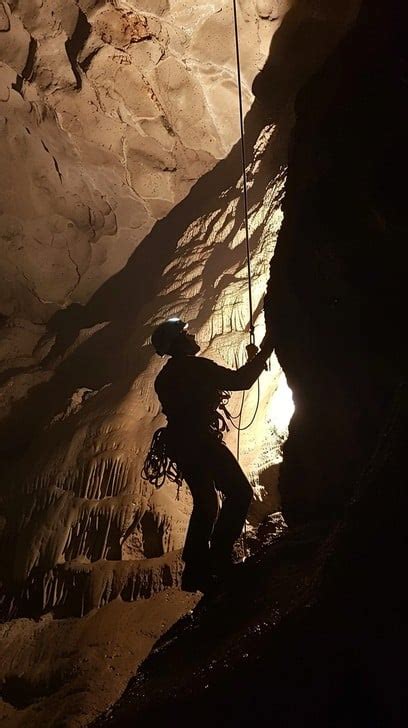 Adventure Cave 的图像结果