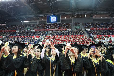 苏州大学2022年毕业典礼暨学位授予仪式举行