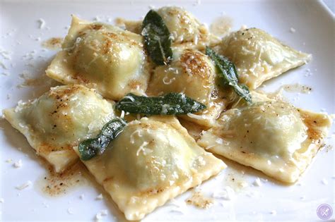luscious. [homemade spinach & ricotta ravioli w. sage brown butter ...