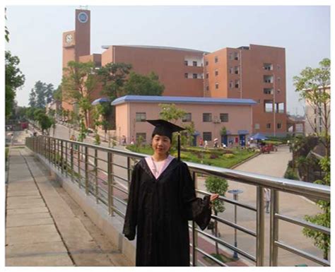 考生考完离场贵州湄潭求是高级中学教育社区