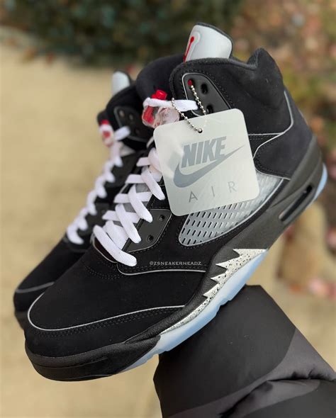 Jordan 5 Exercito Escuro Air Jordan 5 Black Metallic Reimagined