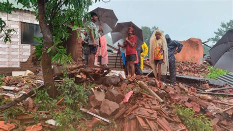 印度西部暴雨引发山体滑坡和房屋倒塌 至少39人遇难_凤凰网视频_凤凰网