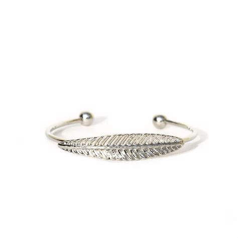Shop online Single leaf silver bracelet by Joker & Witch