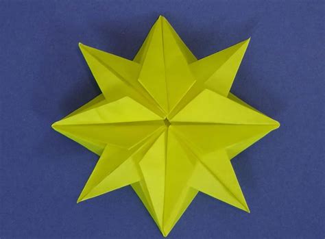 How to Make an Origami Christmas Star « Origami :: WonderHowTo