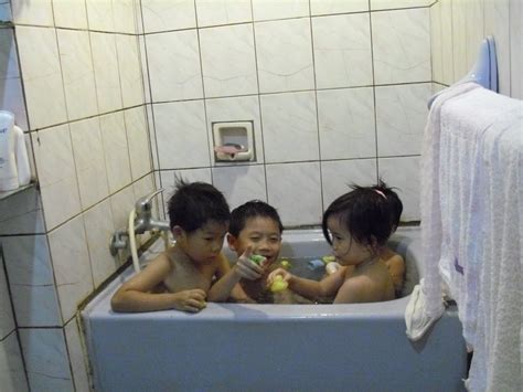 台州一租户浴室偷拍房东女儿洗澡被行拘-中国网