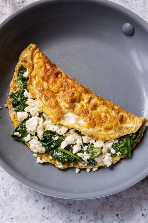 10-Minute Spinach and Feta Omelet Recipe