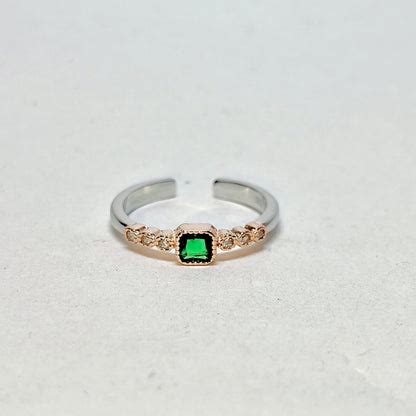 Emerald Princess Silver Ring – Aayraa Jewels