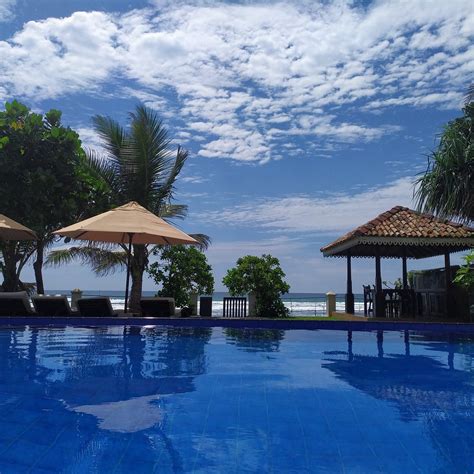 SURF STATION HOTEL (Ahangama) - 2025 Inn Reviews, Photos, Rate ...
