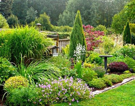 natural landscaping ideas