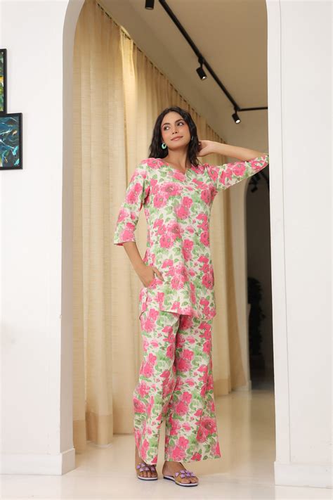 Strawberry Snap White Cotton Flex Palazzo Loungewear Set