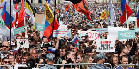 Russia: Demonstrators Defiant Ahead of Opposition Rally in Moscow