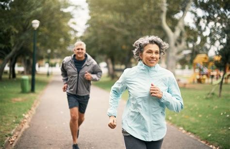 Being physically fit in middle age benefits health in several ways