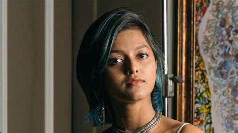 Yohani: Seeing what people in Sri Lanka are going through breaks my ...