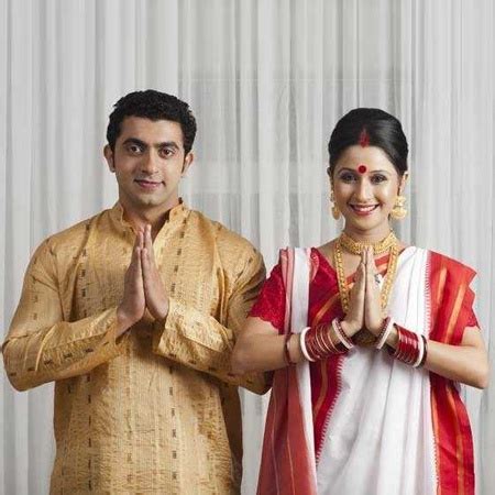 India's Traditional Costumes State-by-State (with Stunning Photos)