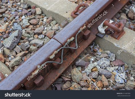 21 Thermal Expansion Railway Tracks Images, Stock Photos & Vectors ...
