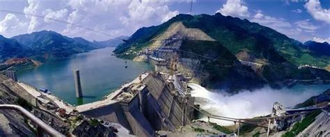 深入世界最高大坝龙滩水电站猎奇---天峨游（1）