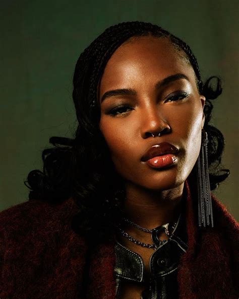 Who is Quenlin Blackwell, the TikTok star who Billie Eilish kissed at Coachella? The YouTuber is ...