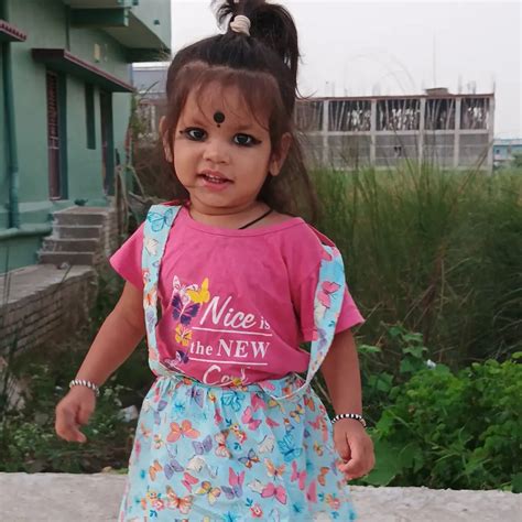 Shraddha Sampoorna Bag - Photos