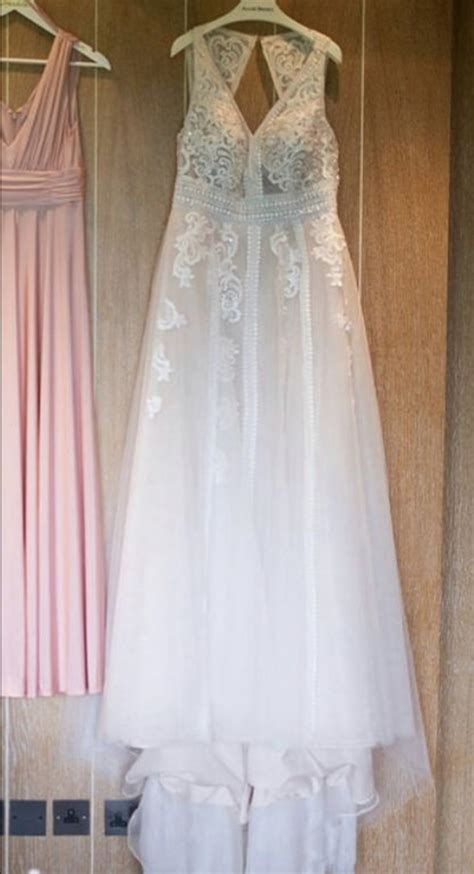 Essense of Australia D2607 - Boho Wedding Dress - Sell My Wedding Dress Online | Sell My Wedding ...