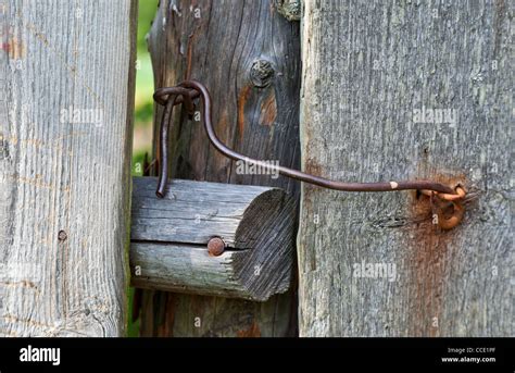 How to Open a Rusty Lock 的图像结果