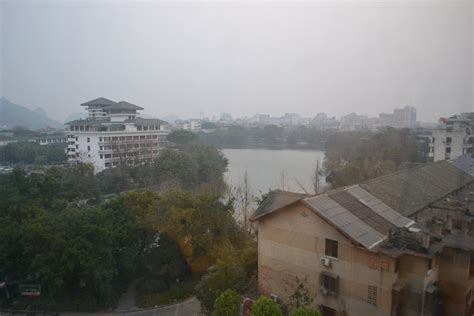 Guilin 桂林 | 桂林有几趟旅游路线车，2号、58号之类的，每一个站都是一个景点，花2元坐个来回游趟车河真不错，每… | Flickr