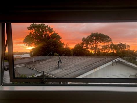 Sunset Window 的图像结果