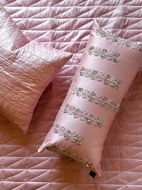 THE BLUSH CLOUD BEDDING SET – NEXUS BY UPASNA