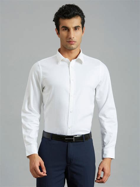 Luxurious White Solid 100% Cotton Slim Fit Formal Full Sleeve Shirt