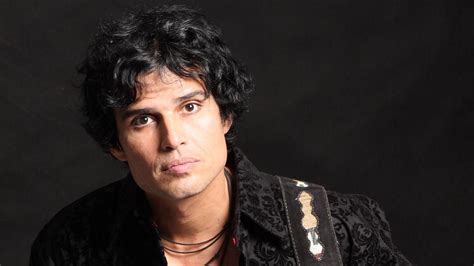 CÓMO TE VA MI AMOR - Pedro Suárez-Vértiz - LETRAS.COM