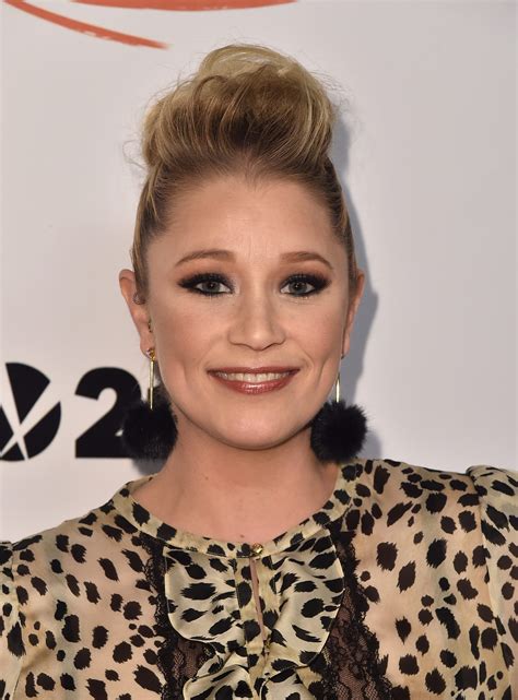 Kristen Renton Net Worth in 2023 - Wiki, Age, Weight and Height, Relationships, Family, and More ...