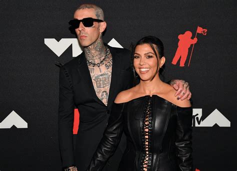 Kardashian Fans Try to Predict Kourtney Kardashian and Travis Barker's ...