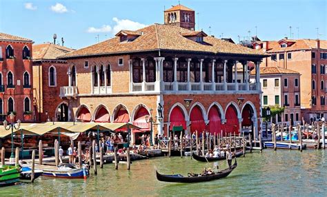 Know Before You Go: Riding a Gondola in Venice – Venice Travel Tips ...