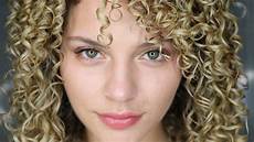 Do I Curly Or Wavy Hair by How To Your Curly Hair To Be More Defined With Do I Curly Or Wavy Hair