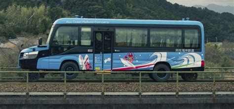 World’s First Dual-mode Vehicle That Runs On Both Roads & Railway Lines ...